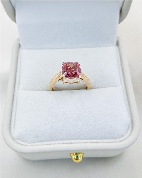 3.00 Carat Fancy Vivid Pink Cushion Cut Diamond Ring | 18K Gold | IGI Certified Ring