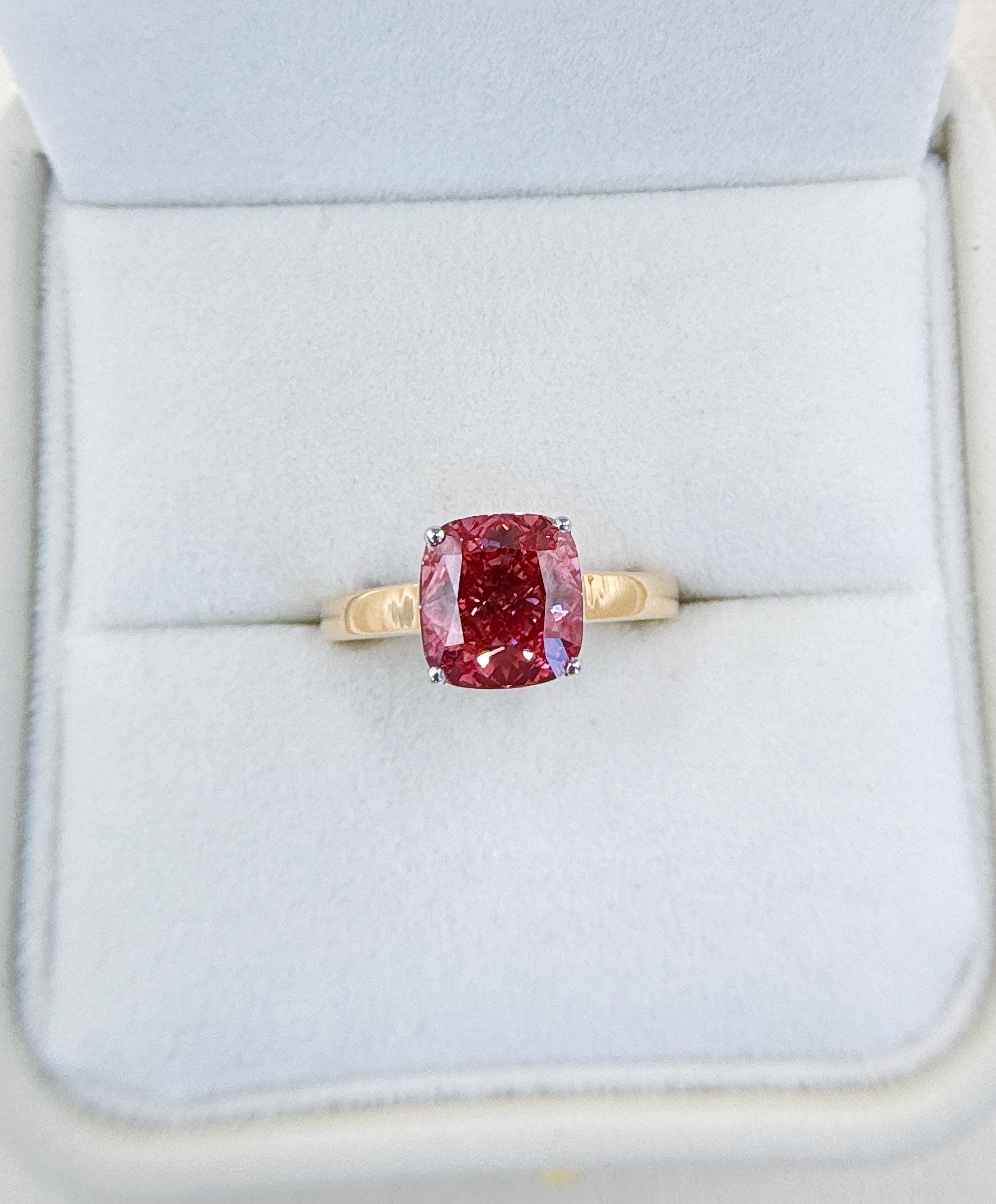 3.00 Carat Fancy Vivid Pink Cushion Cut Diamond Ring | 18K Gold | IGI Certified Ring